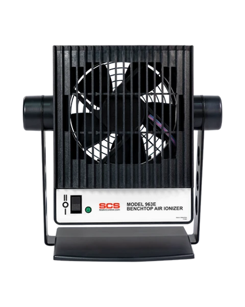 The Benchtop Air Ionizer helps removes static
when working with powdered samples or in low
humidity environments.